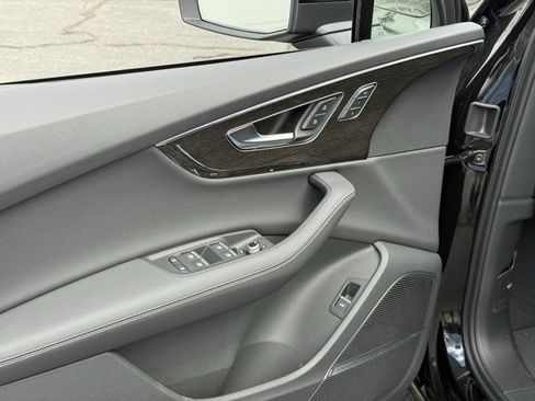 New 2025 Audi Q7 3.0T Prestige image 11