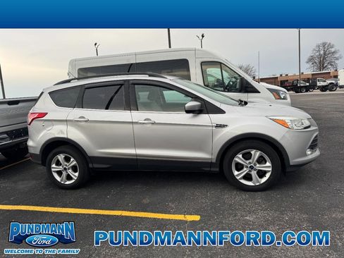 Used 2015 Ford Escape SE w/ Equipment Group 201A image 1