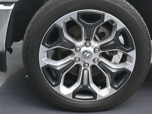 Used 2024 RAM 1500 Limited AWD/4WD image 9