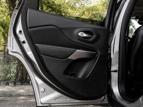 Used 2022 Jeep Cherokee Limited w/ Elite Package image 57