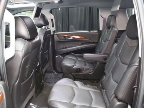 Used 2016 Cadillac Escalade ESV Luxury image 26