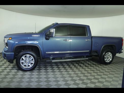 Used 2025 Chevrolet Silverado 3500 High Country w/ Technology Package AWD/4WD image 19