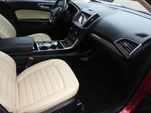Used 2019 Ford Edge SEL w/ Equipment Group 201A AWD/4WD image 8