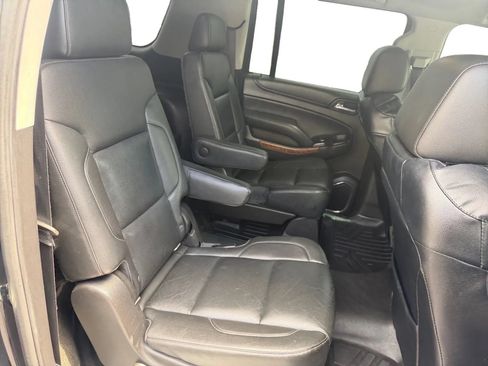 Used 2018 Chevrolet Suburban Premier RWD image 20