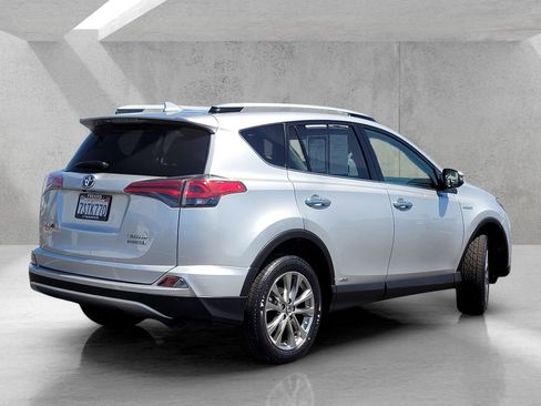 Used 2016 Toyota RAV4 Limited w/ Advanced Technology Package AWD/4WD image 4
