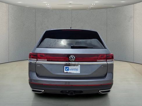 Used 2025 Volkswagen Atlas SE AWD/4WD image 4
