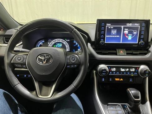 Used 2021 Toyota RAV4 SE w/ Weather & Moonroof Package AWD/4WD image 21