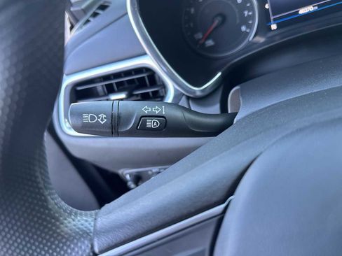 Used 2023 Chevrolet Equinox LT image 27