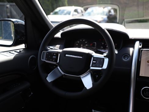 New 2026 Land Rover Discovery Dynamic SE AWD/4WD image 19