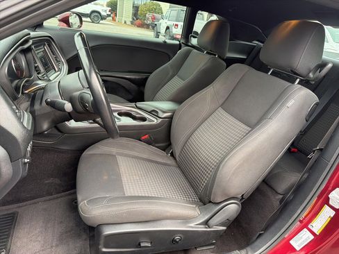 Used 2018 Dodge Challenger SXT image 24