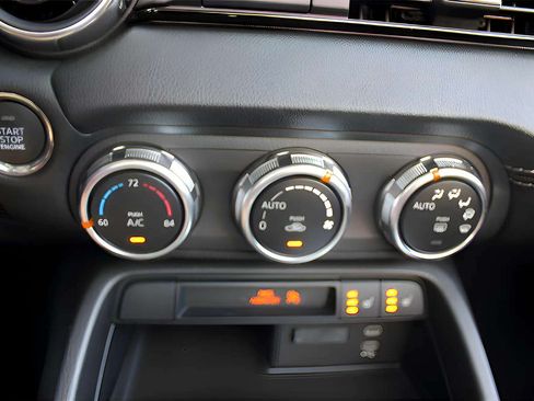 Used 2025 MAZDA MX-5 Miata Grand Touring RWD image 22