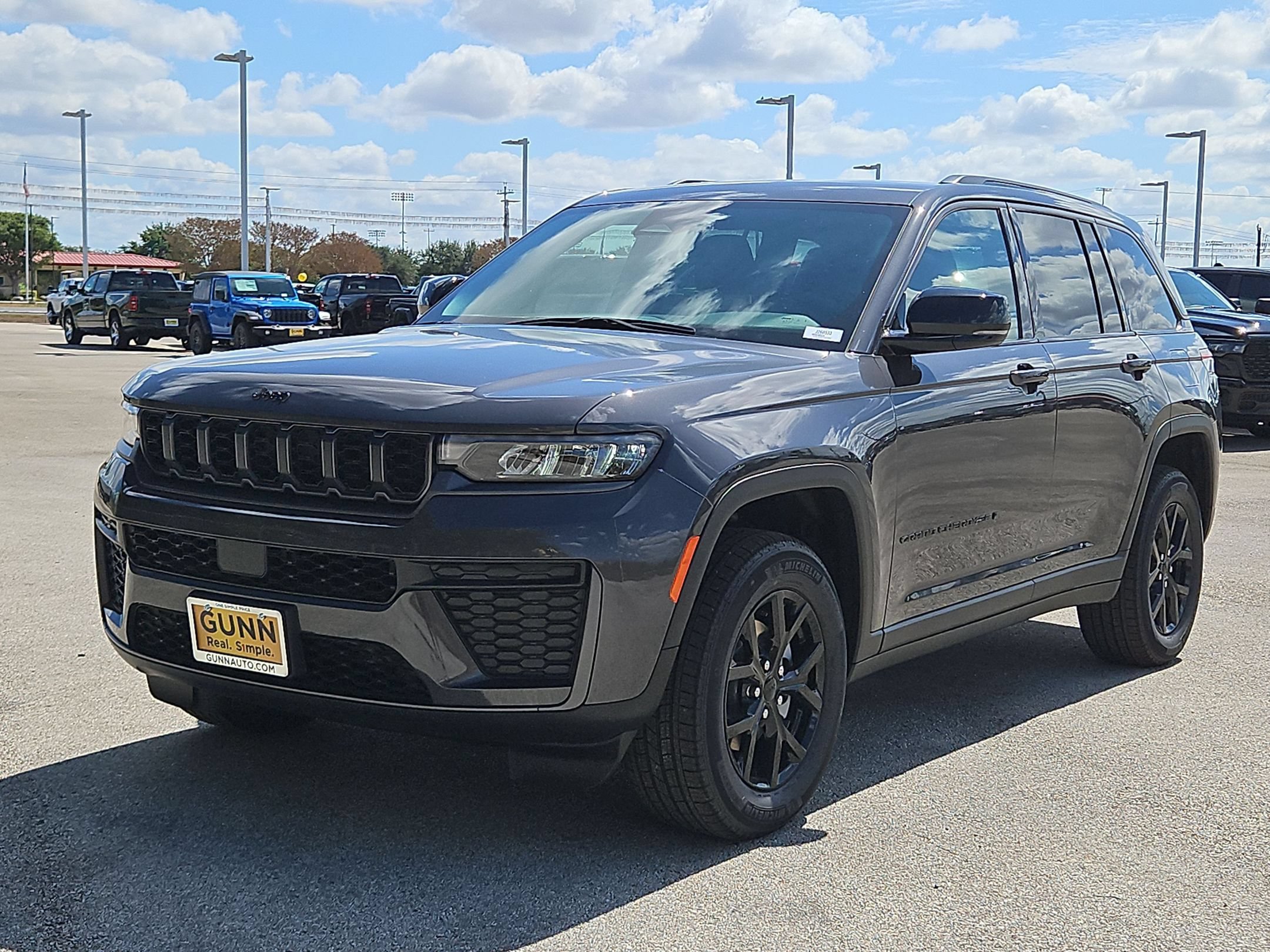 New 2026 Jeep Grand Cherokee Altitude RWD image 7
