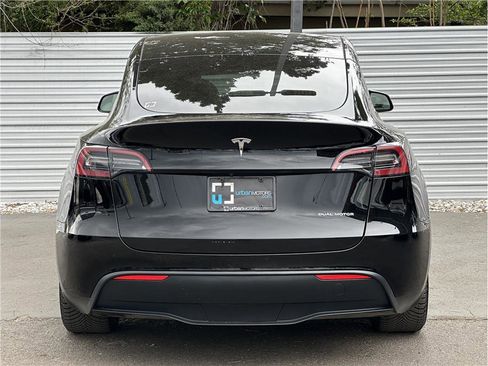 Used 2023 Tesla Model Y Long Range AWD/4WD image 11