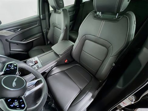 Used 2025 Jaguar F-PACE R-Dynamic S image 22