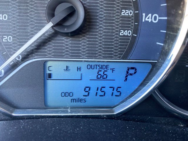 Used 2015 Toyota Corolla LE FWD image 2