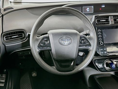 Used 2021 Toyota Prius L Eco w/ Carpet Mat Package (TMS) FWD image 17