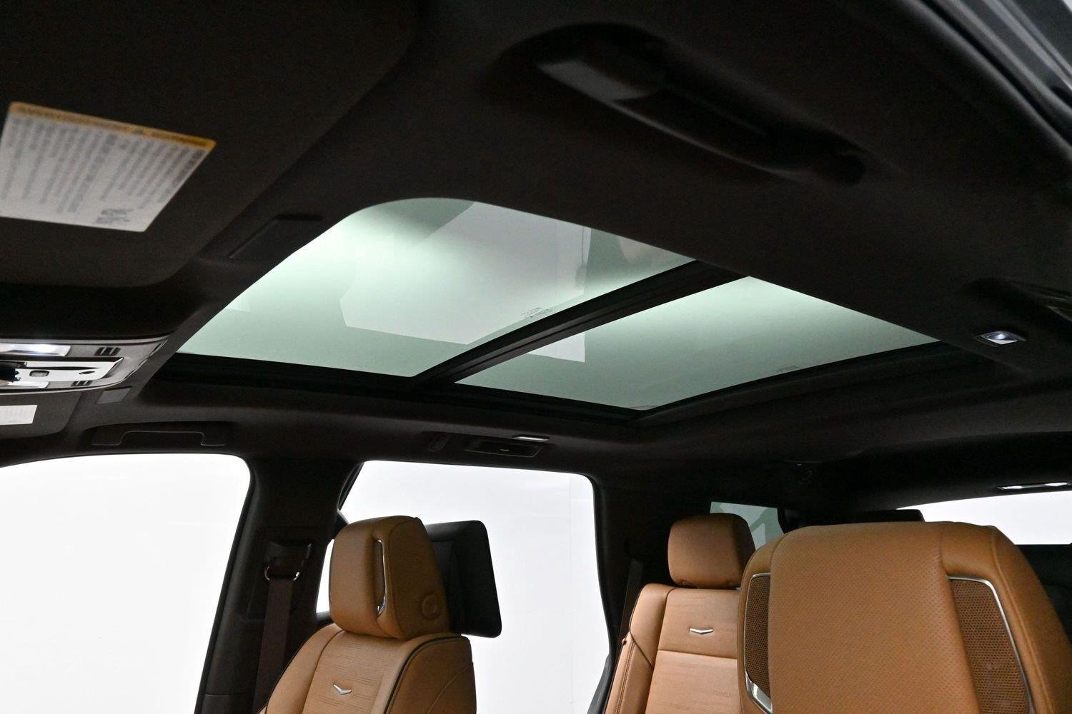 Certified 2025 Cadillac Escalade Premium Luxury AWD/4WD image 31