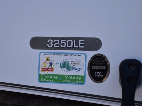 Used 2022 Ford E-450 and Econoline 450 Super Duty w/ Motorhome Prep Package RWD image 8