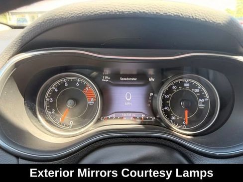 Used 2019 Jeep Cherokee Limited w/ Luxury Group AWD/4WD image 14