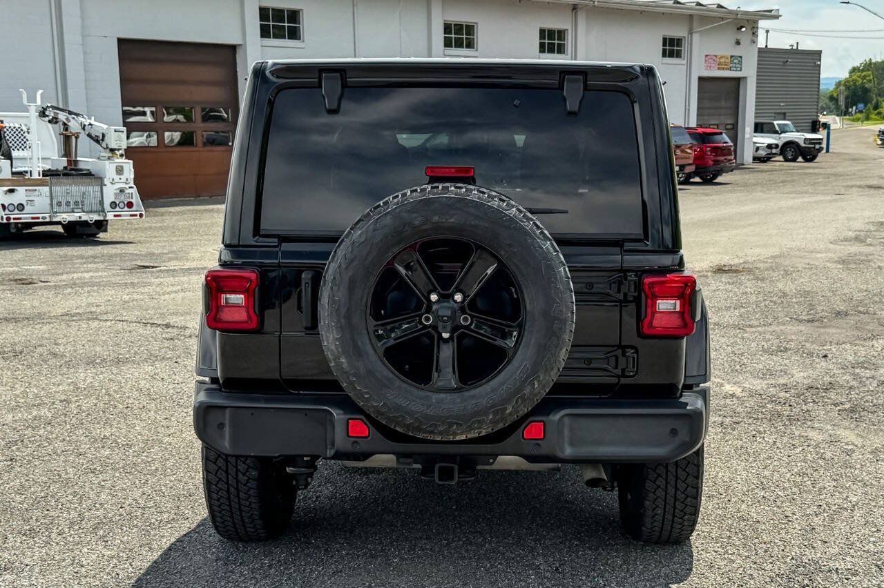 Used 2021 Jeep Wrangler Unlimited Sahara AWD/4WD image 4