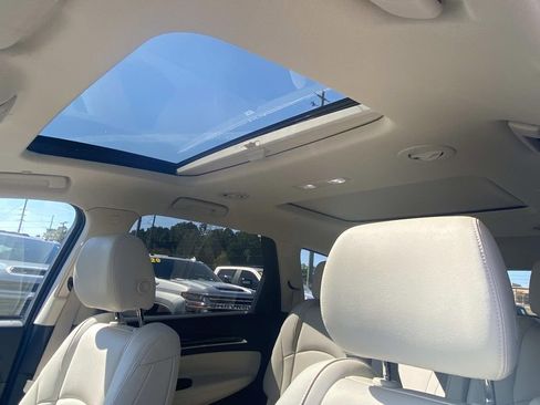 Used 2022 Buick Enclave Essence w/ Experience Buick Package image 21