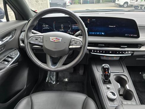 Used 2024 Cadillac XT4 Premium Luxury image 18