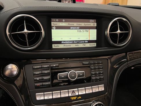 Used 2013 Mercedes-Benz SL 550 image 32