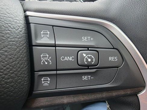 New 2025 Jeep Grand Cherokee L Limited image 17