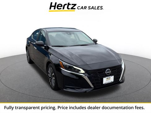 Used 2025 Nissan Altima 2.5 SV FWD image 1