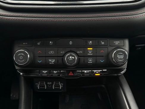 Certified 2022 Dodge Durango R/T w/ Blacktop Package image 36