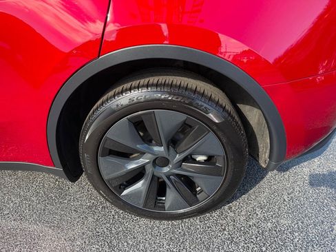 Used 2025 Tesla Model Y Long Range image 36