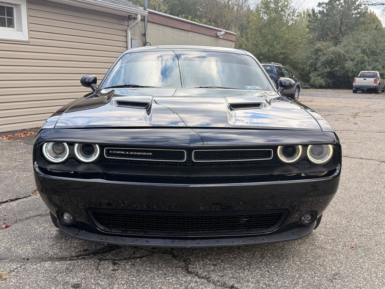 Used 2016 Dodge Challenger SXT RWD image 9