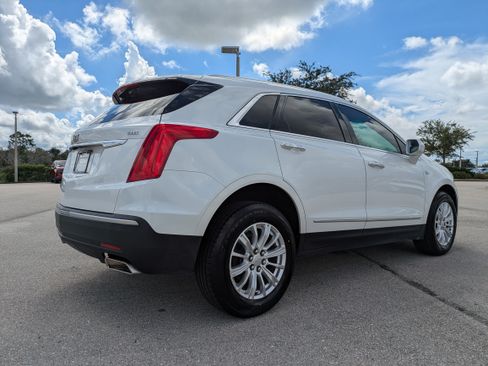 Used 2018 Cadillac XT5 AWD image 4