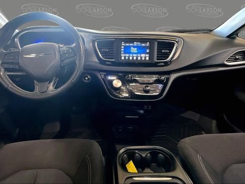 Used 2020 Chrysler Pacifica Touring w/ S Appearance Package image 19