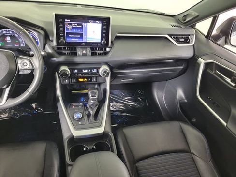 Used 2020 Toyota RAV4 XSE AWD/4WD image 17