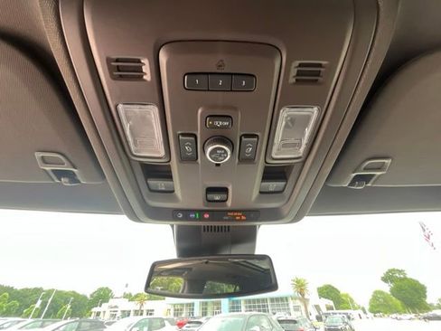 Used 2023 Chevrolet Tahoe Z71 w/ Z71 Off-Road Package AWD/4WD image 34