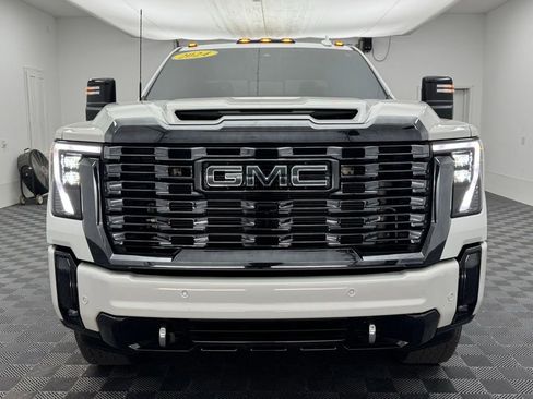 Used 2024 GMC Sierra 2500 Denali Ultimate AWD/4WD image 16