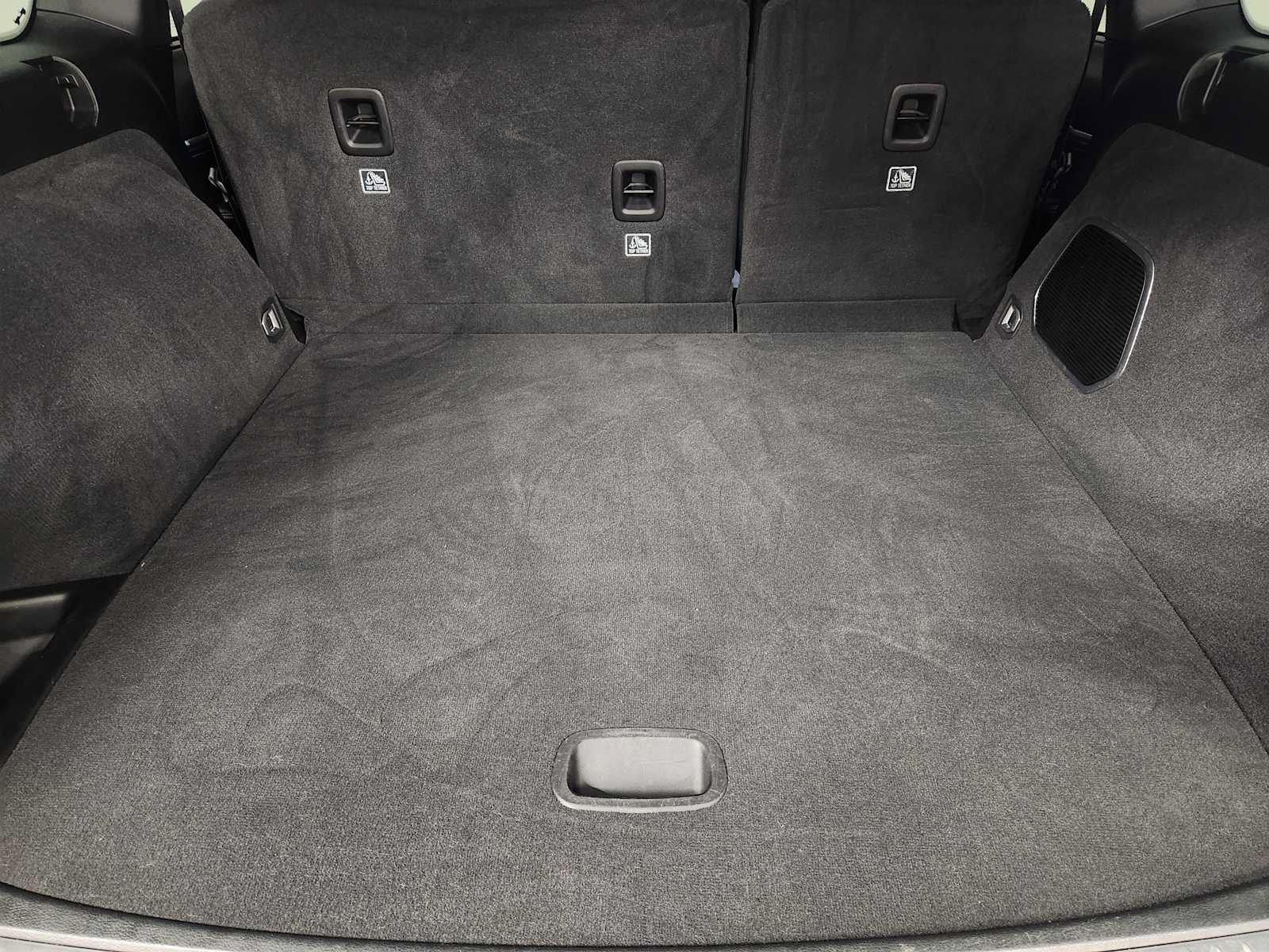 Used 2023 Jeep Grand Cherokee Overland w/ Luxury Tech Group IV AWD/4WD image 34