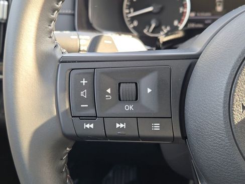 New 2025 Nissan Pathfinder SV w/ Black Appearance Package image 31