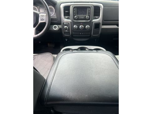 Used 2022 RAM 1500 Classic SLT RWD image 8