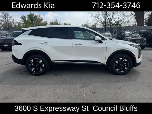 New 2026 Kia Sportage LX AWD/4WD image 2
