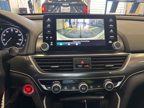 Used 2018 Honda Accord Sport image 4