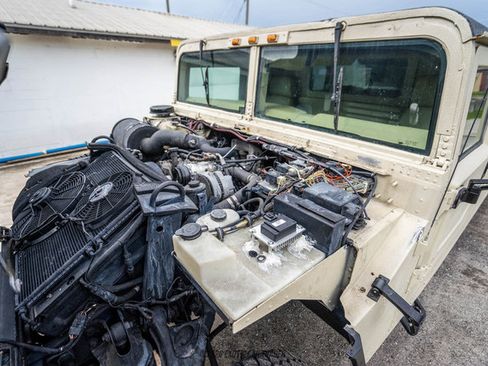 Used 2000 HUMMER H1 4-Door Wagon AWD/4WD image 16
