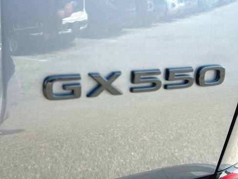 Used 2025 Lexus GX 550 w/ Accessory Package (2T) AWD/4WD image 33