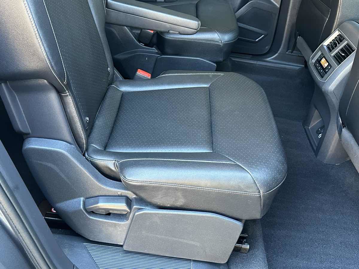 Used 2019 Volkswagen Atlas SE FWD image 17