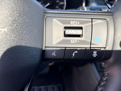 Certified 2025 Nissan Rogue SV w/ SV Premium Package AWD/4WD image 30