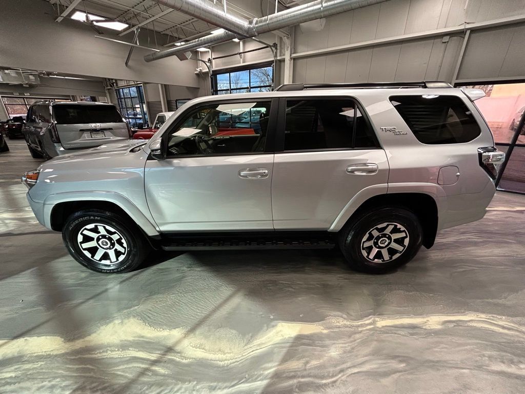 Used 2024 Toyota 4Runner TRD Off-Road Premium AWD/4WD image 36