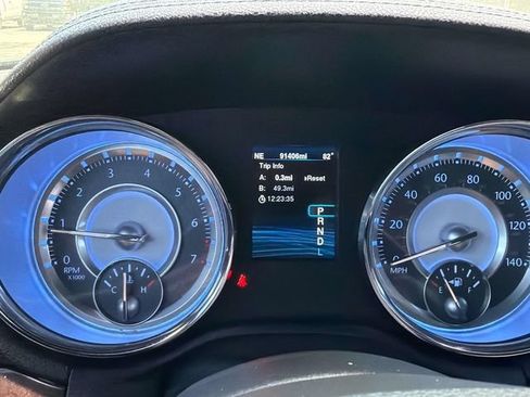 Used 2014 Chrysler 300 C AWD/4WD image 35