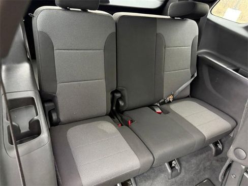 Used 2023 Chevrolet Traverse LT image 12