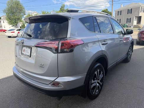 Used 2016 Toyota RAV4 LE AWD/4WD image 8